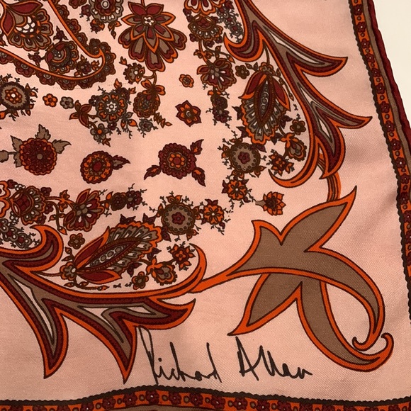💗Richard Allan London Silk Scarf - Picture 3 of 5